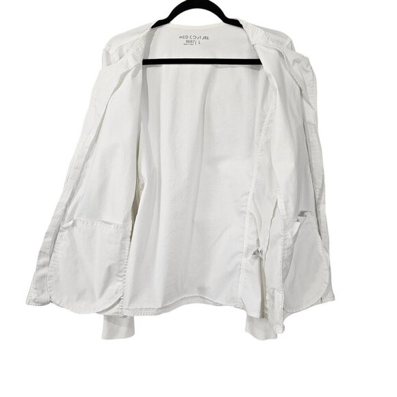 Med Couture Tech Zip Front White Scrub Jacket - Picture 4 of 7
